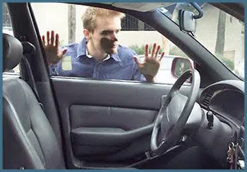 Safe Key Shop Bellflower, CA 562-263-5455 - 19-locked-keys-in-car